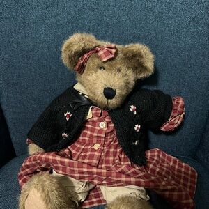 BOYD bear, “Lisa t. Bearringer” 19 inches tall, nwt